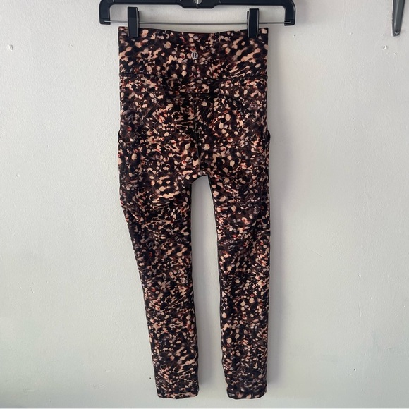 Lululemon Motion Flux Multi Invigorate High-Rise Crop Leggings - 37571 - Picture 3 of 14